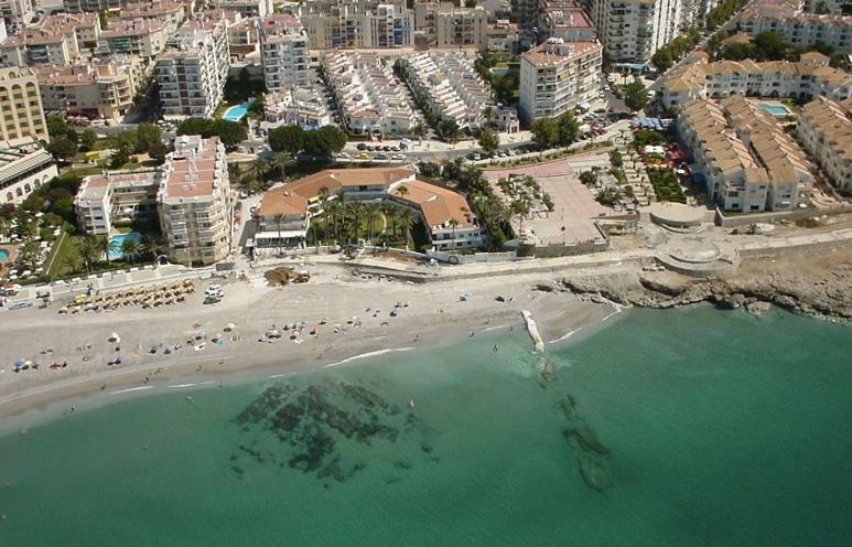 Apartamentos Playa Torrecilla Nerja Exterior foto